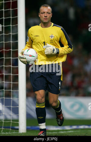 MAIK TAYLOR IRLANDA DEL NORD & BIRMINGHAM Millennium Stadium Cardiff Galles 08 Settembre 2004 Foto Stock