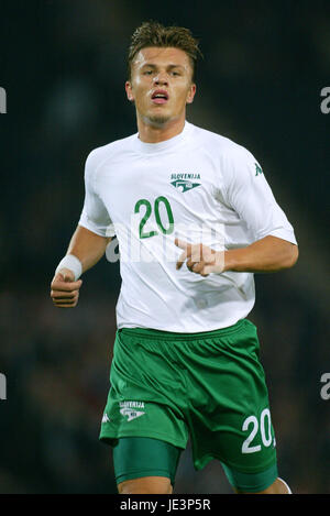 ZLATKO DEDIC SLOVENIA HAMPDEN PARK GLASGOW Scozia 08 Settembre 2004 Foto Stock