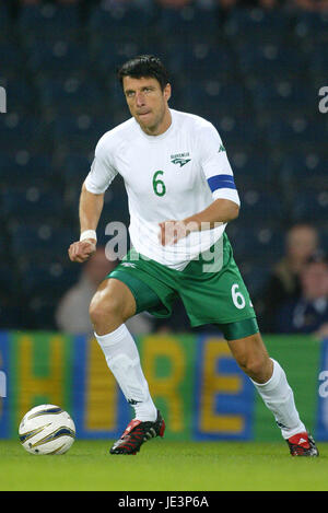 ALEKSANDER KNAVS SLOVENIA HAMPDEN PARK GLASGOW Scozia 08 Settembre 2004 Foto Stock