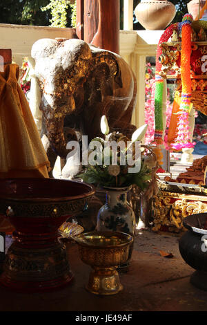 Tempio buddista (Wat Doi Suthep) in Chiang Mai (Thailandia). Foto Stock