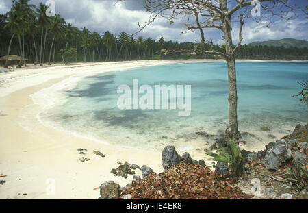 Die Strandlandschaft bei Las Terrenas auf der Halbinsel Samana an der Karibik in der Dominikanische Republik. (KEYSTONE/Urs Flueeler) Foto Stock