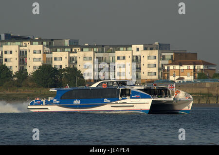 Clipper di mercurio la nuova aggiunta alla MBNA Thames Clippers flotta rende da nubile di arrivo a Londra Foto Stock