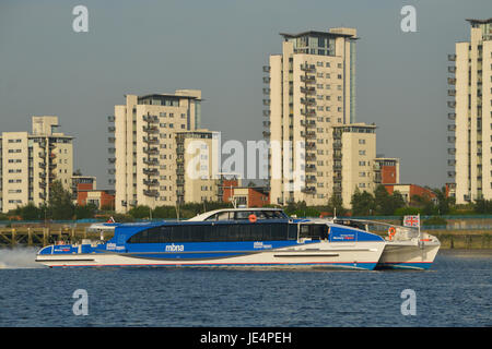 Clipper di mercurio la nuova aggiunta alla MBNA Thames Clippers flotta rende da nubile di arrivo a Londra Foto Stock