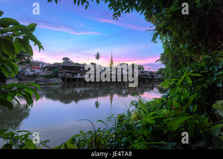 Vecchio waterfront chanthaboon in Chantahburi ,Thailandia Foto Stock