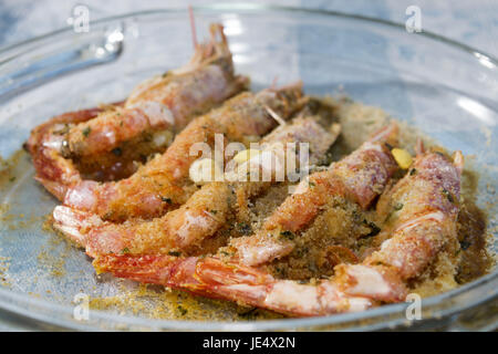 Dieta mediterranea e del cibo: shirimps sani al gratin Foto Stock