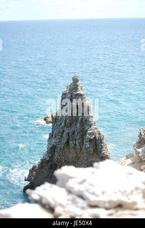 Aumento del mare la formazione di roccia in Cabo Rojo Puerto Rico Foto Stock