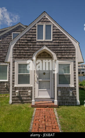 Piccolo cottage tradizionale su Cape Cod, MA Foto Stock