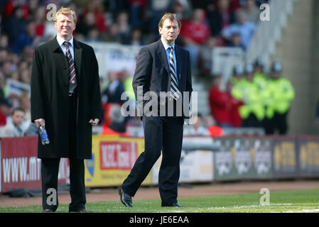 STEVE MCCLAREN & BRYAN ROBSON MIDDLESBROUGH V West Brom Riverside Stadium MIDDLESBROUGH Inghilterra 23 aprile 2005 Foto Stock