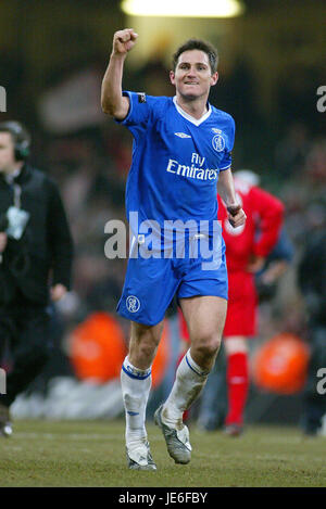 FRANK LAMPARD CELEBRA CHELSEA V LIVERPOOL Millennium Stadium Cardiff Galles 27 Febbraio 2005 Foto Stock