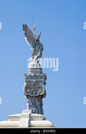 Dettaglio del Monumento ai vigili del fuoco che sono morti nel grande incendio del 17 maggio 1890. Cimitero di Colon, Havana, Cuba Foto Stock