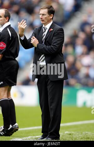 GLENN ROEDER NEWCASTLE UNITED MANAGER City of Manchester Stadium MANCHESTER GRAN BRETAGNA 11 Novembre 2006 Foto Stock