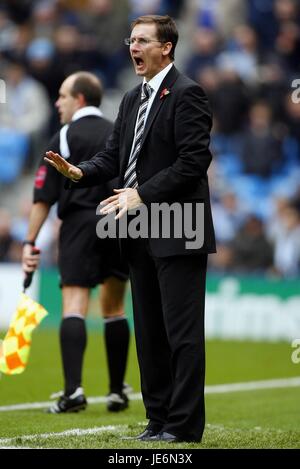 GLENN ROEDER NEWCASTLE UNITED MANAGER City of Manchester Stadium MANCHESTER GRAN BRETAGNA 11 Novembre 2006 Foto Stock