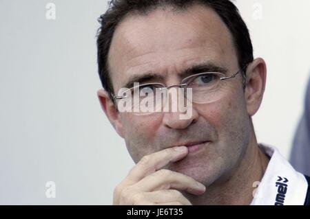 MARTIN O'Neil ASTON VILLA MANAGER UPTON PARK STADIUM Londra Inghilterra 10 Settembre 2006 Foto Stock