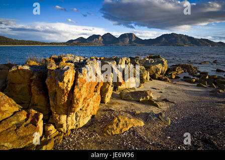 Australia e Tasmania, Cole Bay, Penisola di Freycinet, mountain range, 'l'Hazzards', Foto Stock