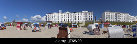 Germania, Bassa Sassonia, Est Frisians Borkum, vista città con faro, Foto Stock