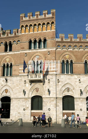 L'Italia, Toscana, La Maremma, Grosseto, Piazza Dante, il palazzo del governo provinciale, Foto Stock