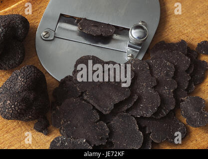 Il Perigord tartufo, Tuber melanosporum, piano, fette, Foto Stock