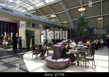 Germania, Berlino, ristorante nel centro commerciale Kadewe, Foto Stock