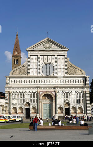 L'Italia, Toscana, Firenze, Chiesa di Santa Maria Novella, lo spazio con i turisti, Foto Stock