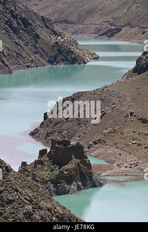 Serbatoio nell'Karo-La pass, Friendship Highway, il Tibet, Asia Foto Stock