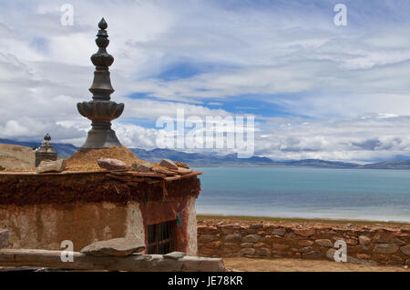 Chiu chiostro nel lago Manasarovar, west Tibet, Asia Foto Stock