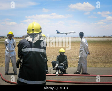 2013 10 04 somalo di Firefighter formazione Nairobi 006 (10203105635) Foto Stock