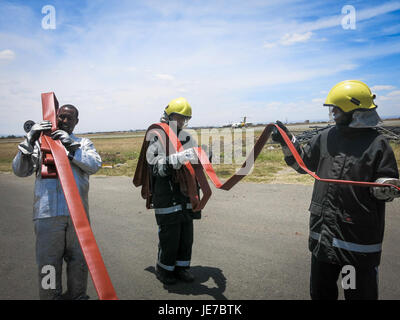 2013 10 04 somalo di Firefighter formazione Nairobi 011 (10203162163) Foto Stock