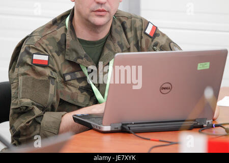 Bydgoszcz (Polonia). Il 22 giugno, 2017. Esercizi su cyberwarfare e sicurezza sono visto che avvengono durante la NATO CWIX esercizio di interoperabilità. Credito: Jaap Arriens/Alamy Live News Foto Stock