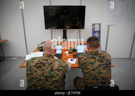 Bydgoszcz (Polonia). Il 22 giugno, 2017. Esercizi su cyberwarfare e sicurezza sono visto che avvengono durante la NATO CWIX esercizio di interoperabilità. Credito: Jaap Arriens/Alamy Live News Foto Stock