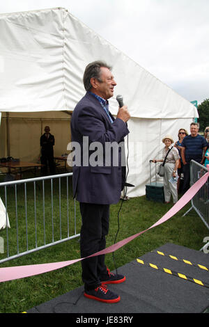 Blenheim, UK. 23 GIU, 2017. Alan Titchmarsh apertura Blenheim Flowershow Credito: MELVIN VERDE/Alamy Live News Foto Stock