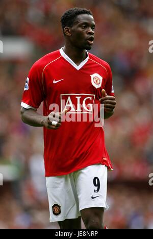 LOUIS SAHA MANCHESTER UNITED FC OLD TRAFFORD Manchester Inghilterra 12 Agosto 2006 Foto Stock