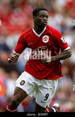 LOUIS SAHA MANCHESTER UNITED FC OLD TRAFFORD Manchester Inghilterra 12 Agosto 2006 Foto Stock