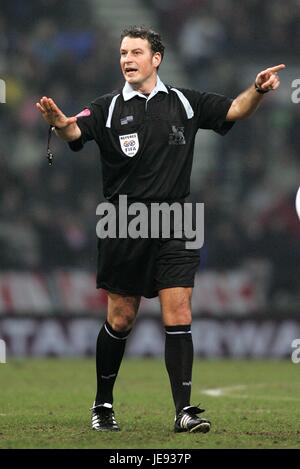 MARK CLATTENBURG PREMIERSHIP ARBITRO Reebok Stadium Bolton Inghilterra 02 Gennaio 2006 Foto Stock