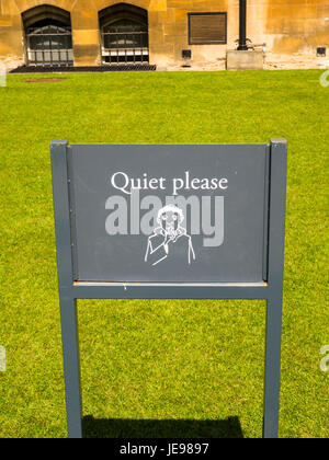 Tranquillo si prega di firmare, al di fuori del palazzo di Prato, Christ Church College e Università di Oxford, Oxford, Oxfordshire, Inghilterra Foto Stock