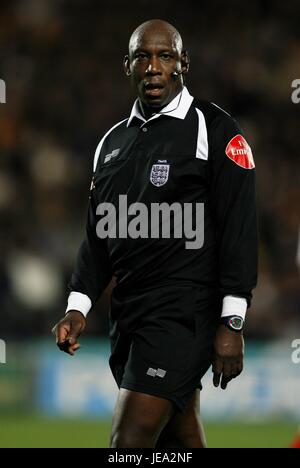 URIAH RENNIE arbitro di calcio KC Stadium Hull Inghilterra 06 Gennaio 2007 Foto Stock