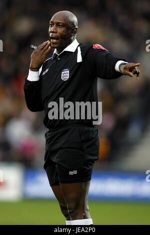 URIAH RENNIE arbitro di calcio KC Stadium Hull Inghilterra 06 Gennaio 2007 Foto Stock