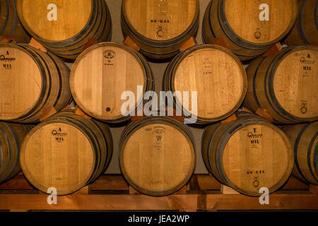 Rovere francese botti di vino, la fermentazione del vino, area di fermentazione, Failla Cantina, Saint Helena, la Valle di Napa NAPA County, California Foto Stock