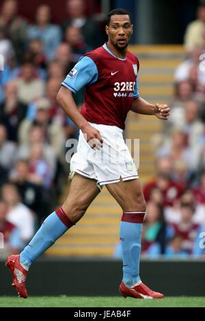 JOHN CAREW Aston Villa FC VILLA PARK Birmingham Inghilterra 02 Settembre 2007 Foto Stock