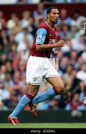 JOHN CAREW Aston Villa FC VILLA PARK Birmingham Inghilterra 02 Settembre 2007 Foto Stock