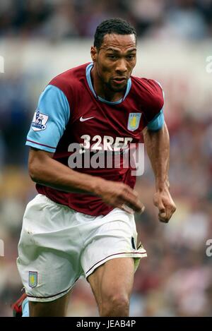 JOHN CAREW Aston Villa FC VILLA PARK Birmingham Inghilterra 02 Settembre 2007 Foto Stock