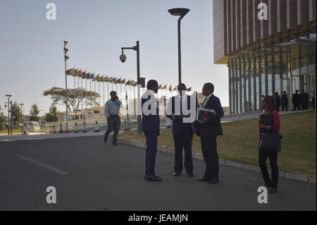 Questa immagine del 28 gennaio 2015 mostra un evento tenuto dall'SRCC ASG HR-6, probabilmente una conferenza o un incontro relativo a persone di alto livello in un settore specifico, incentrato su discussioni strategiche. Foto Stock