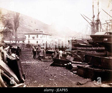 Il luogo di sbarco di Balaklava, situato in Crimea, ha un significato storico come il luogo della famosa carica della Brigata leggera durante la battaglia di Balaklava nella guerra di Crimea del 1854. Foto Stock