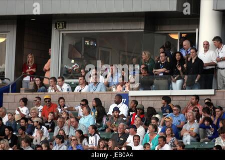 ARNOLD SCHWARZENEGGER MARIA S governatore della California & MOGLIE HOME DEPOT CENTER DI CARSON CALIFORNIA USA 21 Luglio 2007 Foto Stock