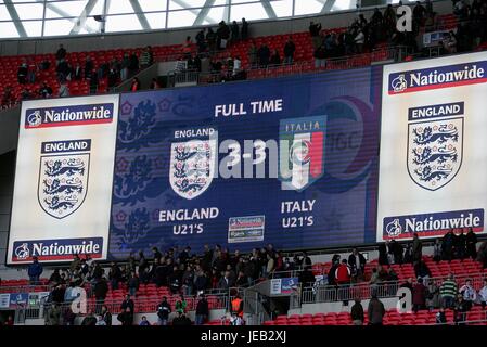 WEMBLEY A TEMPO PIENO SCOREBOARD INGHILTERRA U21 V ITALIA U21 Wembley Stadium Londra Inghilterra 24 Marzo 2007 Foto Stock