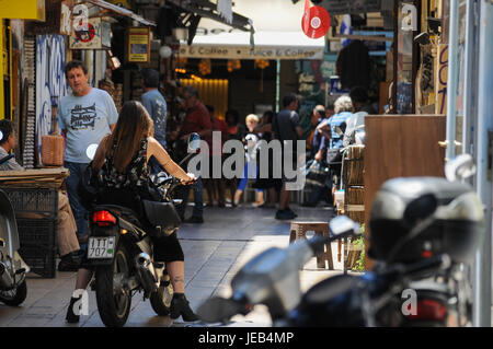 Una strada ad Atene il mercato delle pulci, Grecia Foto Stock