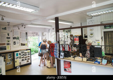 Il Post Office,Museo,Caldey,Caldy,Isola,Caldey Island,,monastica monastero cistercense,,monaci,off,Tenby,Pembrokeshire,West,Galles,U.K.,U.K.,GB,l'Europa, Foto Stock