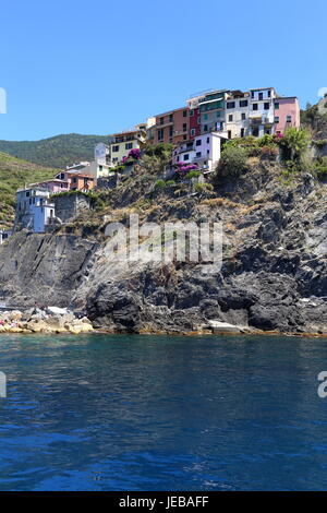 Manarola, uno dei Cliffside paesini delle Cinque Terre in Liguria Costa d'Italia. Foto Stock