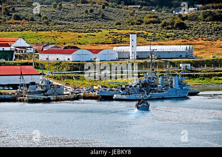 Barche e navi nel porto di Ushuaia Argentina su 2/27/2011 Foto Stock