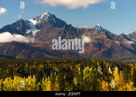 Caduta si sta avvicinando in Chugach National Forest Alaska Foto Stock