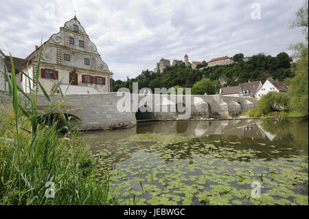 In Germania, il Land della Baviera e della Svevia, castello Har, ponte arcuato, storicamente elencati, Wörnitz, Foto Stock